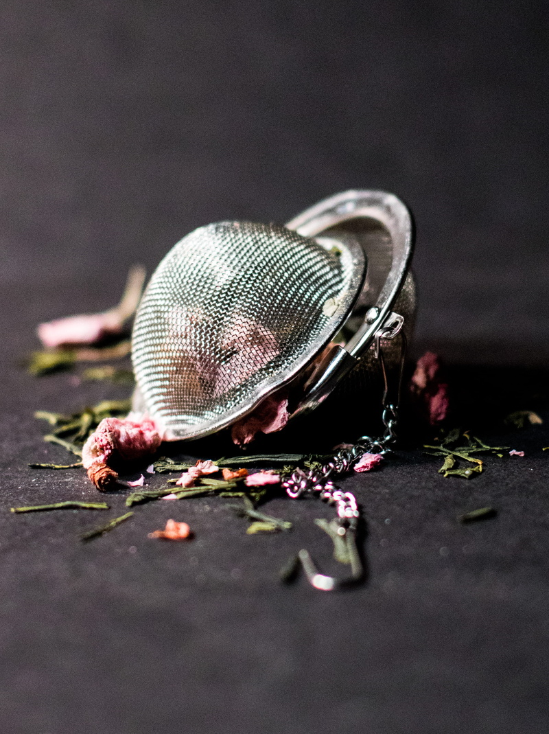 selective focus, photography, flower, beauty in nature, food, colored, container, no people, tea, selective, focus, food and drink, plant part, table, loose leaf tea
