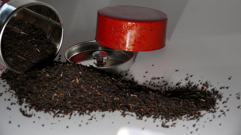 steel, eating utensil, infusion, tee, preparation, teapot, food and drink, freshness, ground - culinary, indoors, close-up, tea leaf, high angle view, kitchen utensil