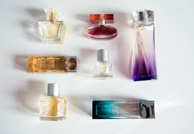 indoors, theme knolling, arrangement, container, group of objects, still life, beauty product, care, make-up, 4K, body care, variation, perfume sprayer