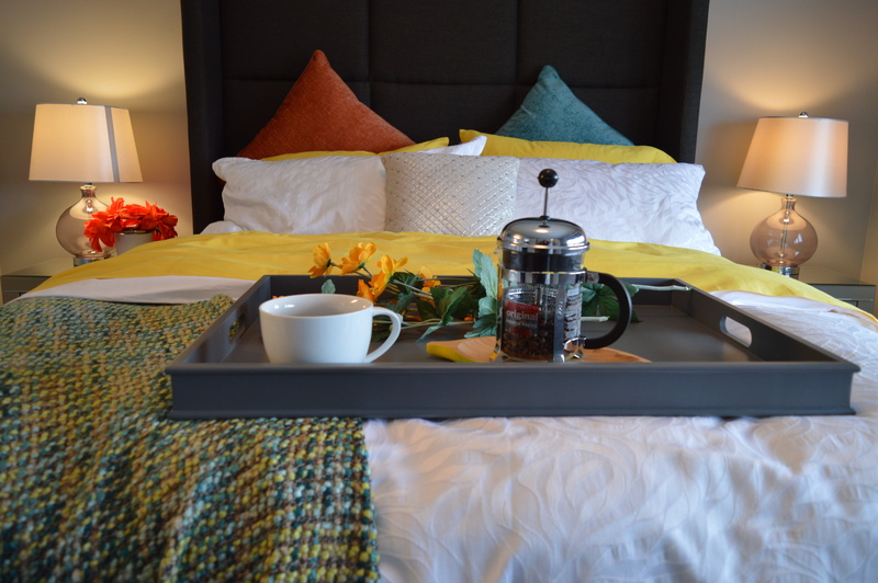 lighting equipment, wealth, breakfast in bed, bed, comfortable, plant, lighting, breakfast, food and drink, residential, home Interior, suite, flowering plant