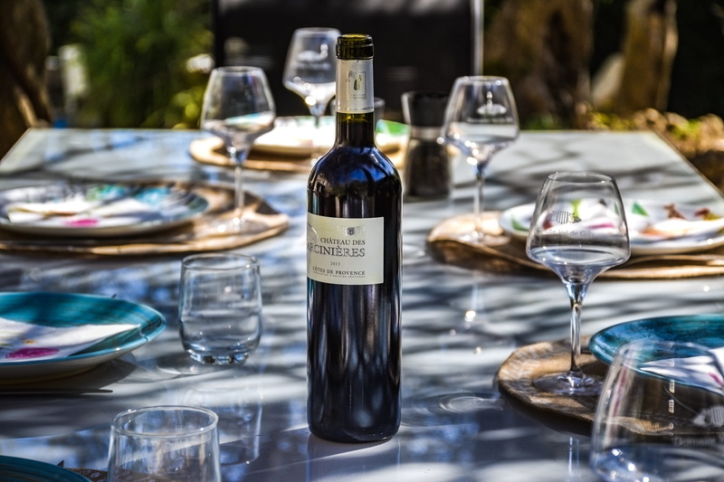 still life, event, wineglass, wine, setting, table, celebration, affair, editorial, 5K, home, bottle, entertaining, drink, alcohol, red wine, luxury, food and drink