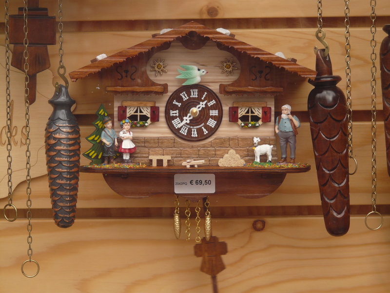 mechanically, mechanics, cuckoo call, text, indoors, wood - material, tap, chains, no people, glass - material, collection, decoration, males, choice, time indicating