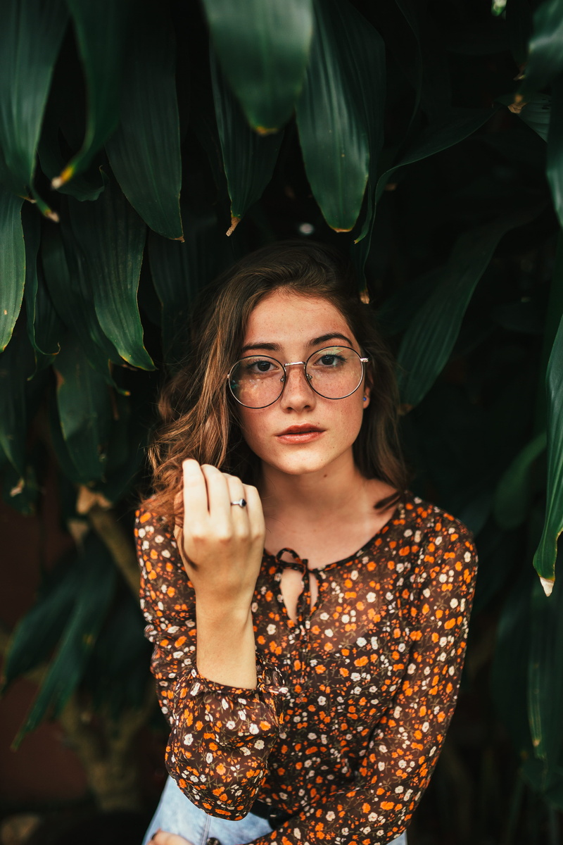 front view, model, waist up, lifestyles, eyeglasses, photo, adult, beautiful woman, attractive, outdoors, leisure activity, pose, real people, standing
