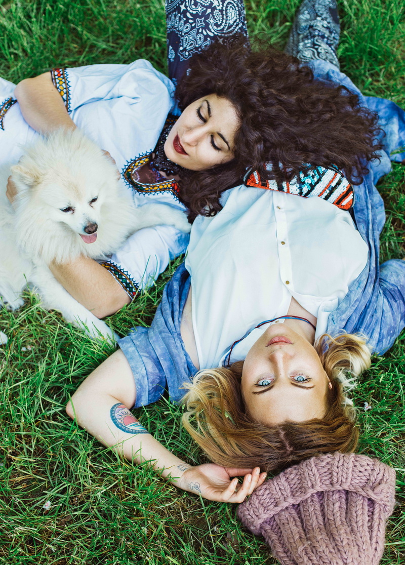 looking at camera, domestic, hands, real people, young women, wear, domestic animals, attractive, tattoo, young, female, people, smile, photoshoot, pretty