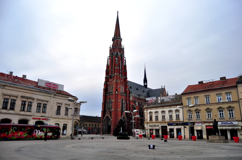 city, architecture, square, 4K, place of worship, outdoors, building, european, the past, town, heritage, church, town square, osijek, tourist, building exterior
