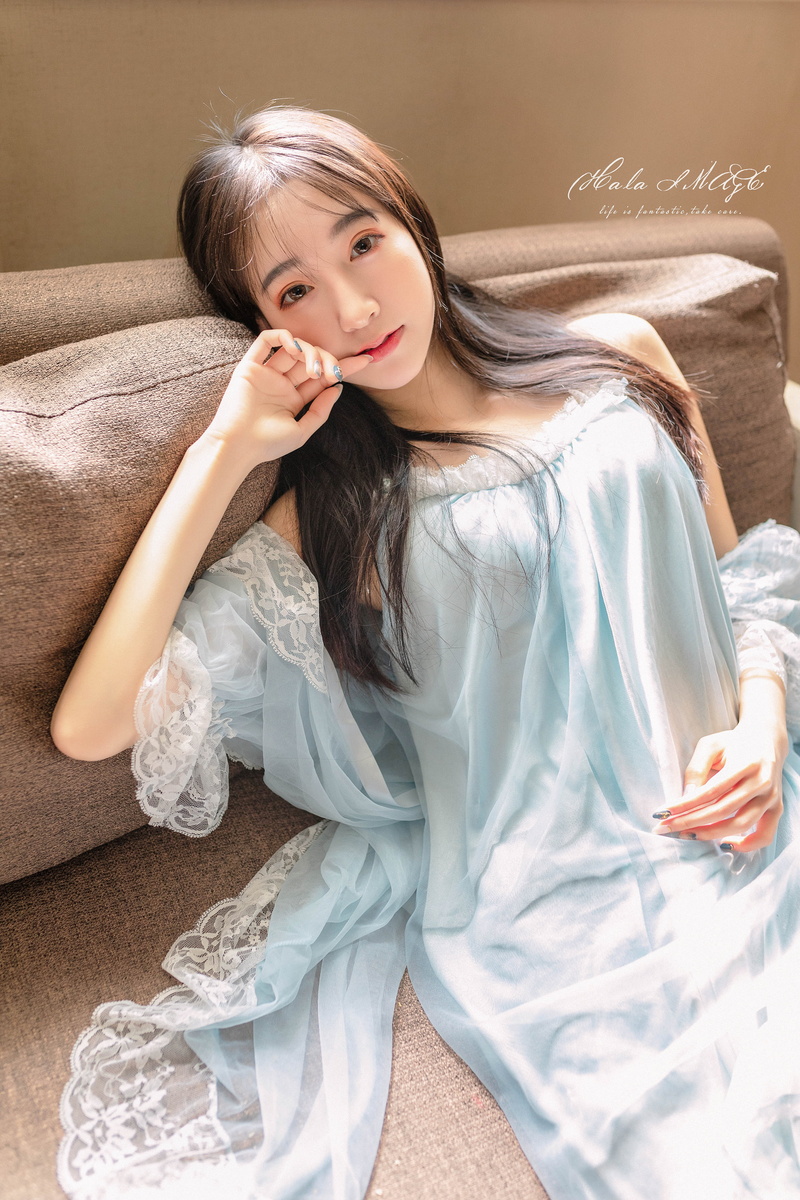 Chinese clothing, 4K, looking at viewer, long hair, Xiuren, photographer, face, China, Asia, women indoors, model, dark hair, legs