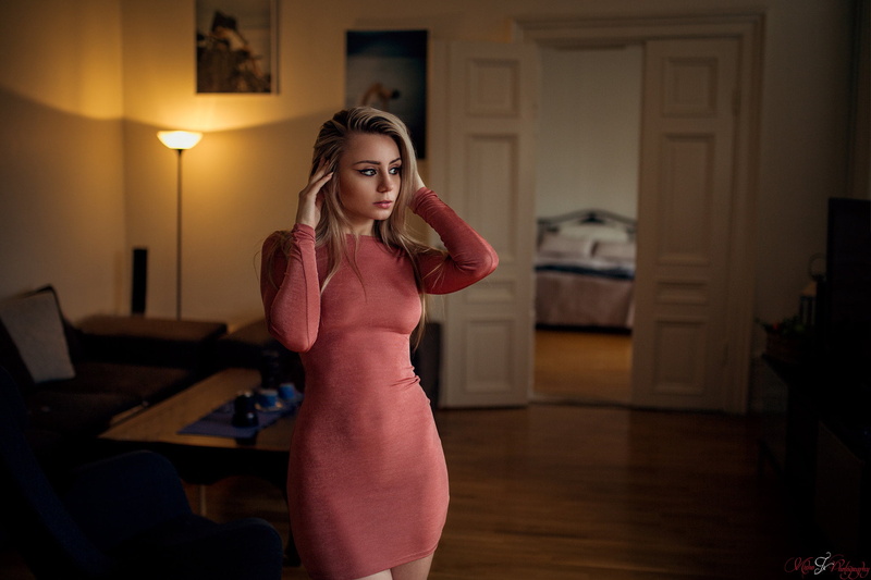 sitting, cheerful, focus on foreground, 1080P, young Adult, sports Clothing, beautiful woman, beauty, slim, woman, three quarter length, real People, domestic Room