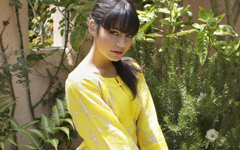 looking at viewer, plants, actress, brunette, Vanessa Hudgens, 1080P, women, celebrity