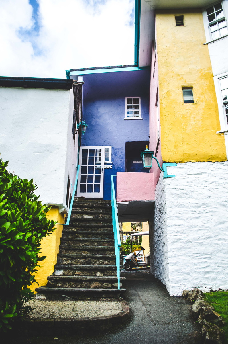 steps, architecture, 4K, residential district, pottery, plant, water, home, nature, cloud - sky, potted plant, yellow, built structure, colour, jar, flora