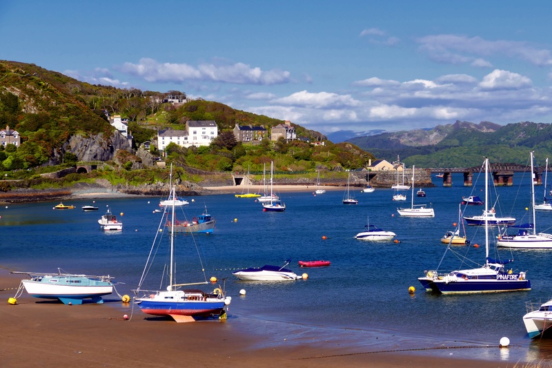 mast, blue, fishing, shore, tourism, estuary, harbor, sailboat, leisure, daytimne, seaside, sea, snowdonia, sky, harbour, 5K, landscape, boats, nature