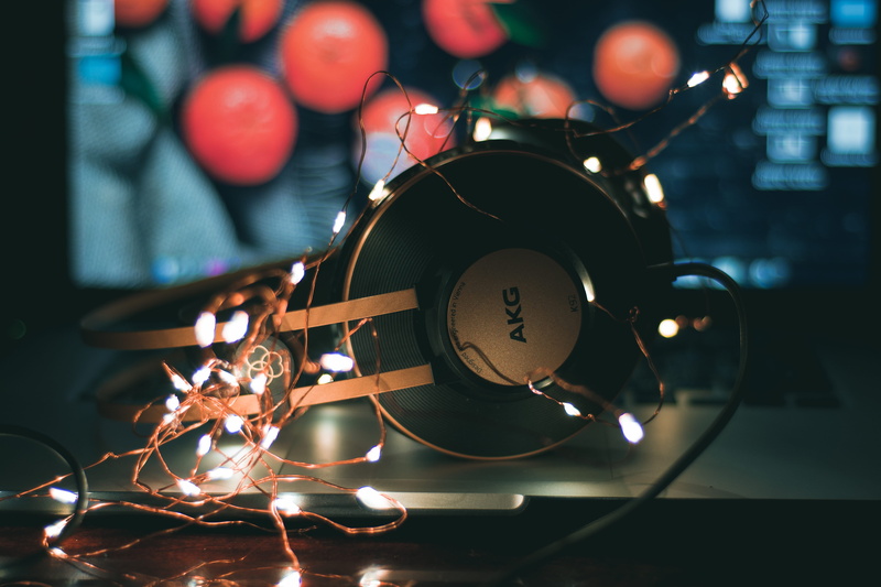 modern, close-up, equipment, musical instrument, lights, device, technology, illuminated, selective focus, electronics, design, reflection, blurred background