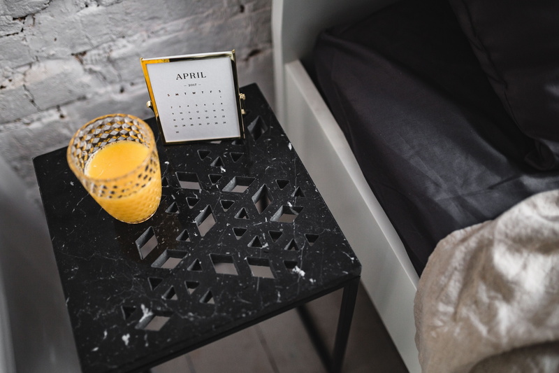 scandinavian, food, selective focus, Bedroom, music, minimalism, scandi, no People, orange juice, food and drink, table, day, interior, 5K, technology