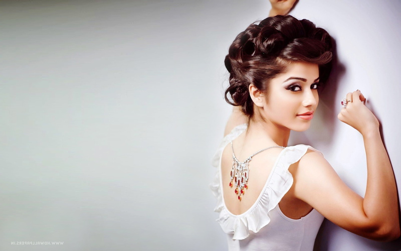 fashion, portrait, beautiful woman, young women, studio shot, aparnaa bajpai, looking at camera, copy space, indoors, beauty, young adult, hairstyle, real people