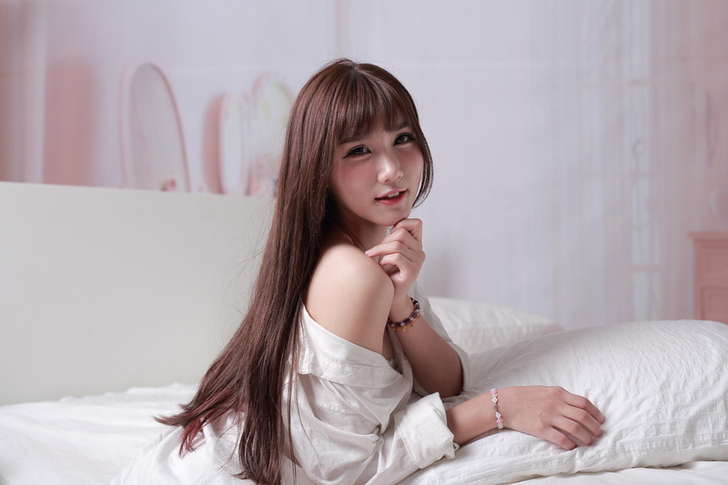 Ji Xin Qiao, portrait, bedroom, 2K, women, Asian