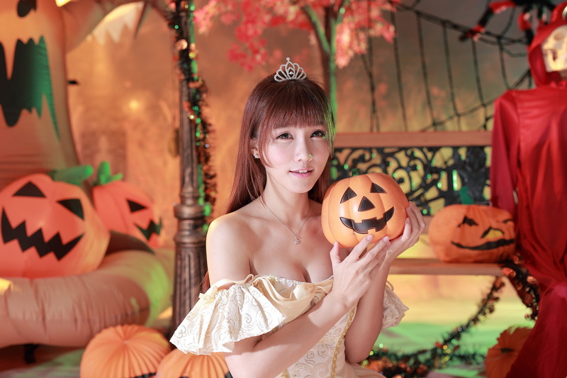 Asian, 2K, Halloween, women, Ji Xin Qiao, portrait