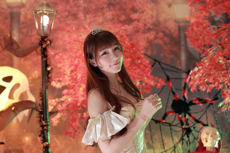 Ji Xin Qiao, Halloween, women, Asian, white dress, 2K, portrait