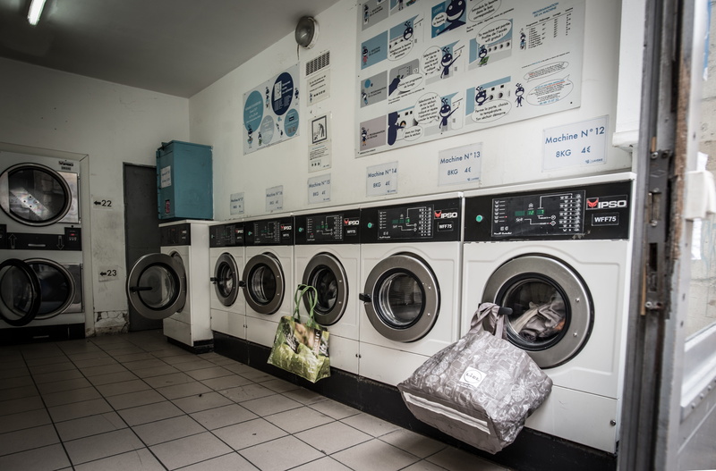 dryer, flooring, hygiene, laundromat, in a row, tiled floor, household equipment, washer, container, no people, clothes, clean, laundry, cleaning, washing