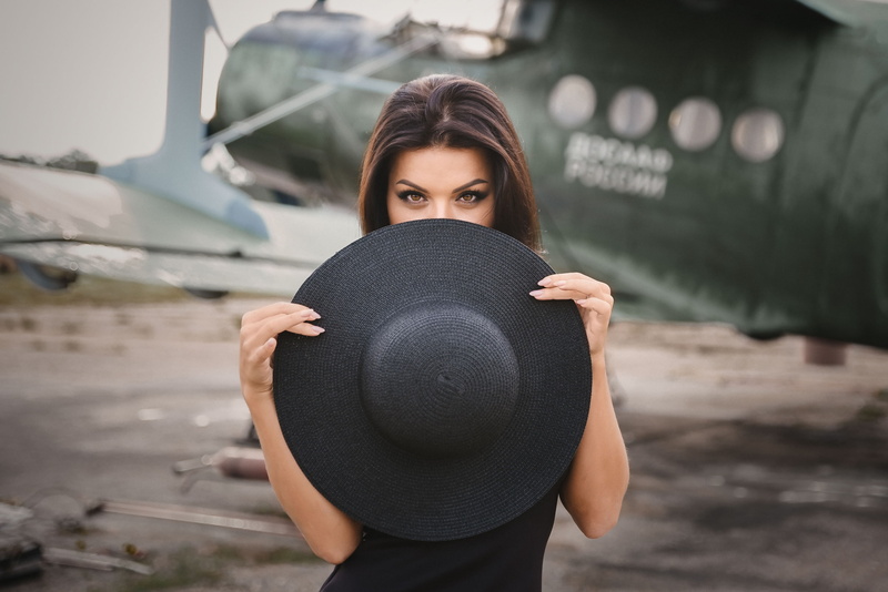 face, Black clothes, hat, women with planes, 2K, brunette, women, women outdoors, black clothing, airplane, brown eyes, black hat, portrait, women with