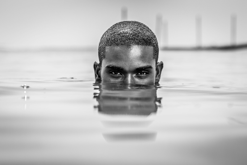 top, day, boy, body part, model, kid, one person, style, body, man, water surface, water, look, the beach, smile, face, new, s, agua, macro, phone, swimming pool