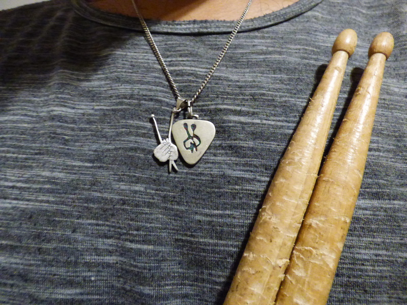 cross, metal, nick mason, buenos aires, argentina, hand, drum, human body part, representation, 4K, necklace, pendant, bateria, sticks, locket, one person