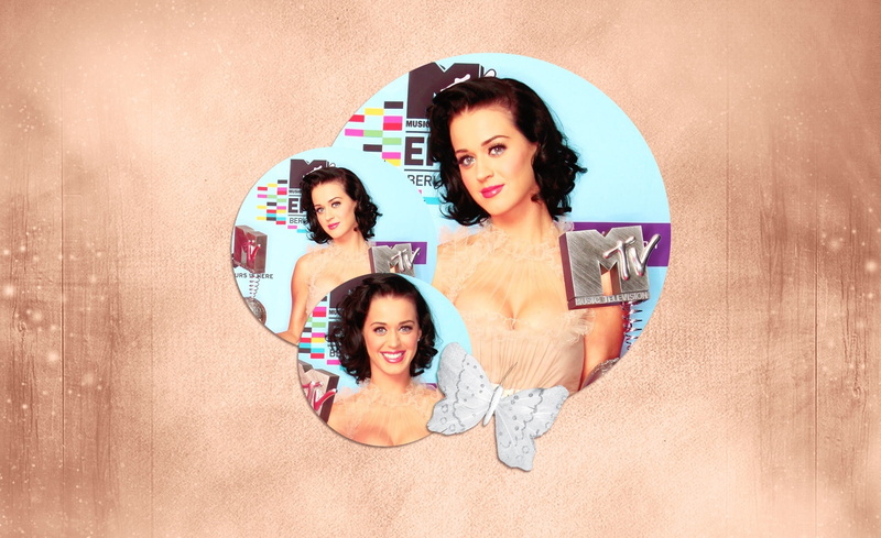 looking at camera, group of people, Music, bonding, perry, females, mtv, camera, women, young women, togetherness, happiness, portrait, Katy Perry, real people