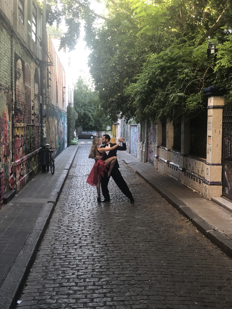 middle, lifestyles, footpath, alleyway, 4K, built structure, real people, tree, architecture, dancing, tango, city, full length, path, walking, plant