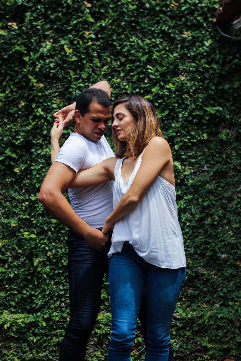 5K, embracing, danse, couple - relationship, dancing, tanzen, ballroom dance, young women, emotion, man, casual clothing, standing, Ballroom Dancing, togetherness