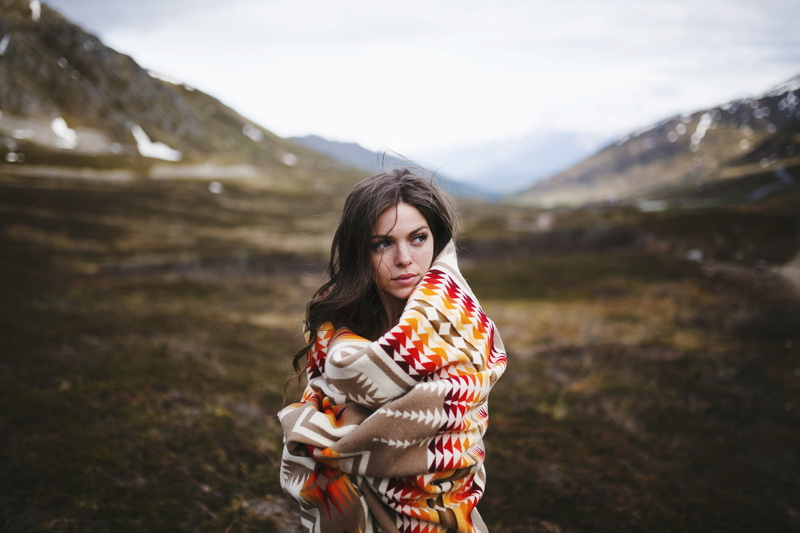 portrait, long hair, model, wavy hair, blankets, 1080P, women outdoors, looking away, women, brunette