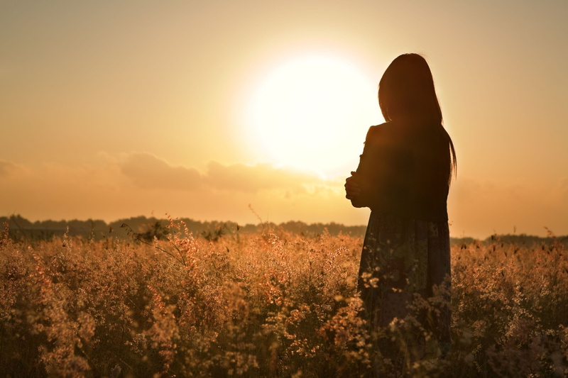 field, calm, the evening, fullscreen, silhouette, s, meditation, flowers, mood, flower, background, 2K, thoughts, hair, full screen, woman, the sun, girl
