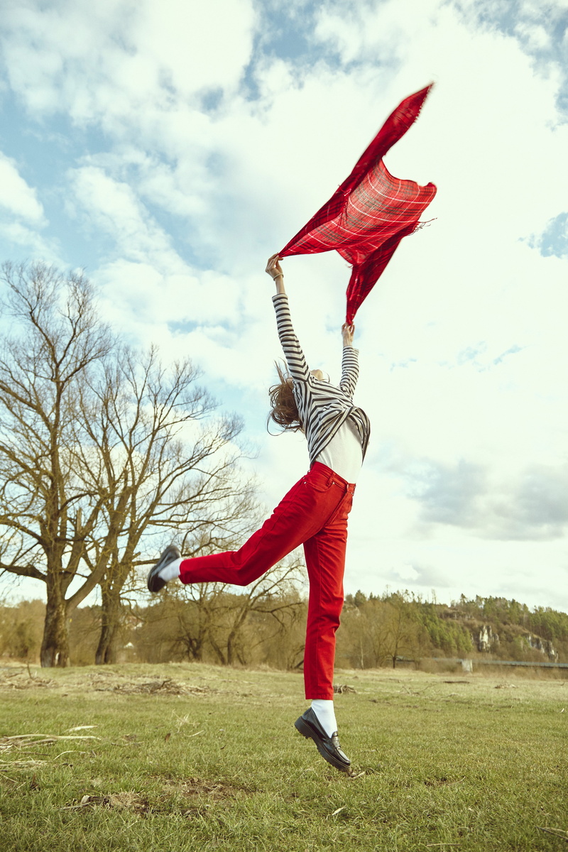 land, young woman, luck, active, red, action, field, air, ballet, real people, jump, one person, person, shot, tree, bare tree, dom, fun, shawl, young adult
