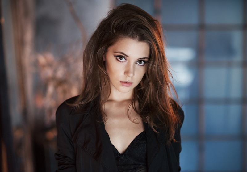 face, fashion Model, young women, beautiful woman, femininity, headshot, make-up, 1080P, elegance, front view, focus on foreground, caucasian Ethnicity