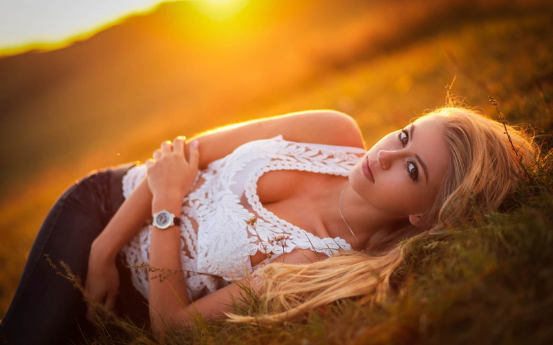 smiling, 1080P, floral, sunset, blonde, young Adult, blond Hair, beautiful people, clothing, hairstyle, contemplation, summer, white, females, lifestyles