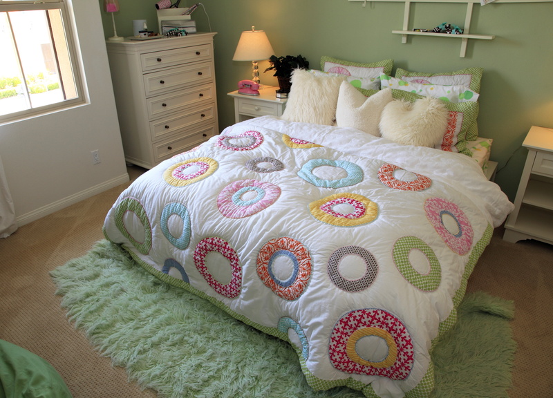 relaxation, multicolored, lamp, sleeping, bedding, mattress, sheet, comfort, night Table, lifestyles, decor, room, neat, floral pattern, wood - Material
