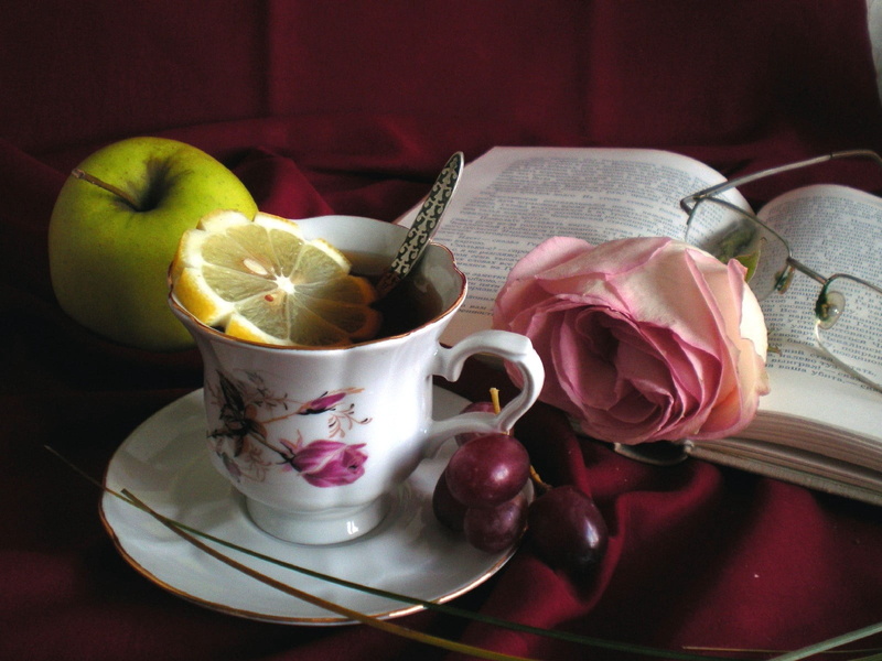 purple, indoors, tea, breakfast, freshness, floral, coffee Cup, close-up, brown, coffee - Drink, food And Drink, morning, saucer, heat - Temperature, fruit