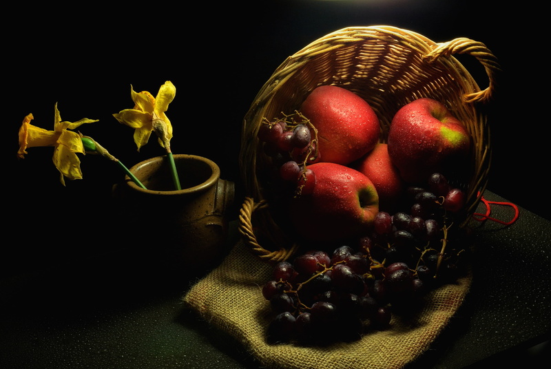 4K, apples, still life, burlap, grapes, basket, drops, black background, flowers, daffodils, table, fruit, darkness, twilight, pot, red