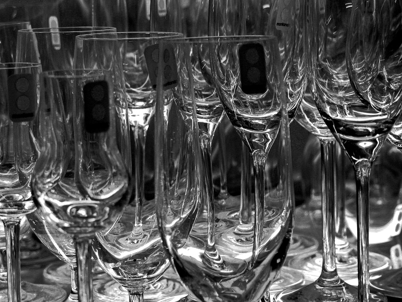 no people, gastronomy, in a row, clear, alcohol, background, modern, leisure, cocktail, close-up, flute, 1080P, champagne glasses, alcohol sales, drinking glass
