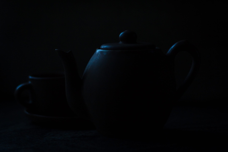 shadow, jug, tea kettle, tea, no people, black color, tea cup, simplicity, cup, still life, studio shot, close-up, crockery, 4K, black background, drink