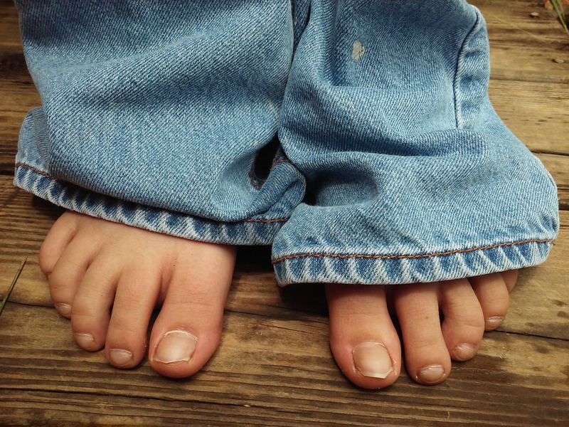 human leg, feet, men, innocence, baby, hand, toe, skin, toes, barefoot, low section, child, high angle view, flooring, 2K, nail, human body part, childhood