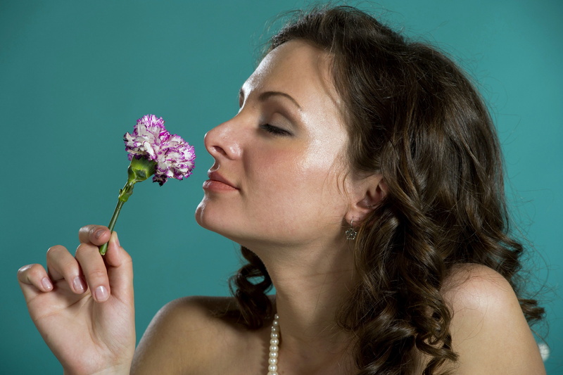 flower, curled, hair, neck, easy, pearls, curly, skin, polish, beautiful, Attractive, nail, covered, hairstyle, nose, sexy, eyelashes, makeup, happy, the earrings