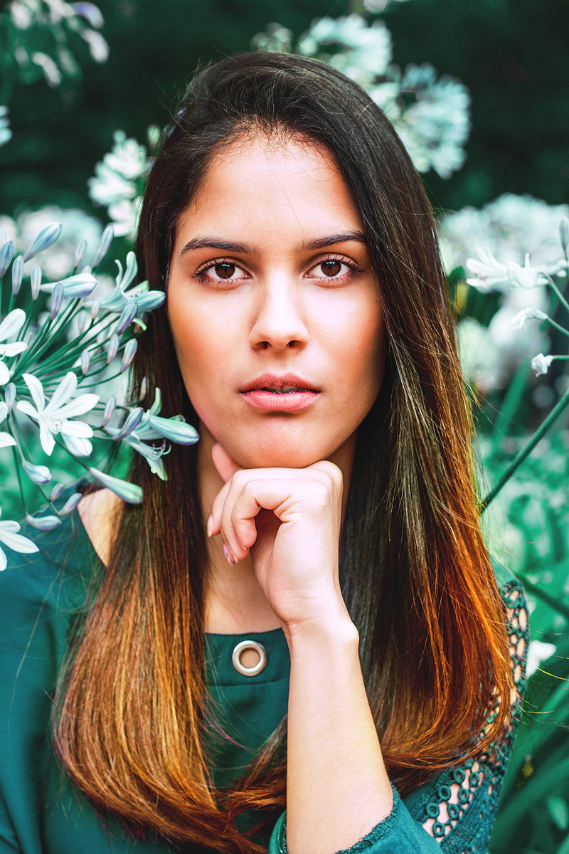 face, women, fashionable, woman, lady, beautiful woman, daytime, front view, flowers, facial expression, adult, female, model, youth, leisure activity