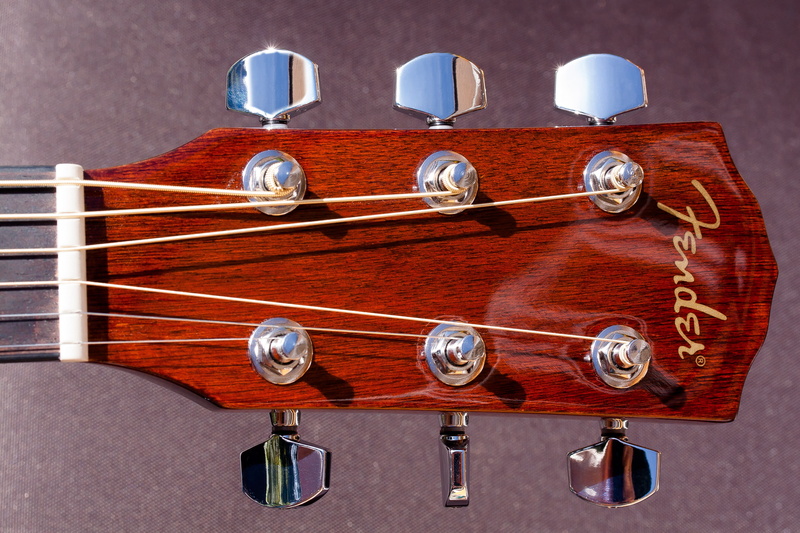 spieltechnik, classic, arts culture and entertainment, akkustikgitare, string, wood - material, in a row, still life, musical equipment, metal, saddle