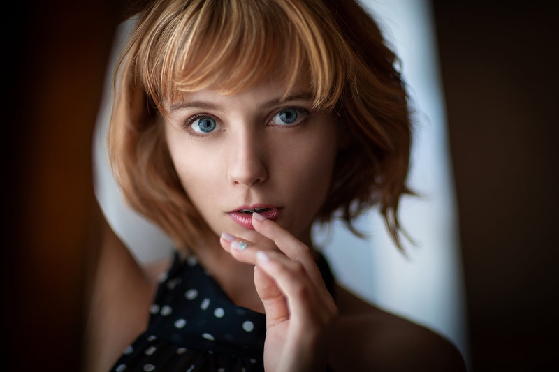 women indoors, braces, portrait, depth of field, women, bokeh, finger on lips, Marta Gromova, 720P, closeup, blurred, pink lipstick, face, looking at viewer