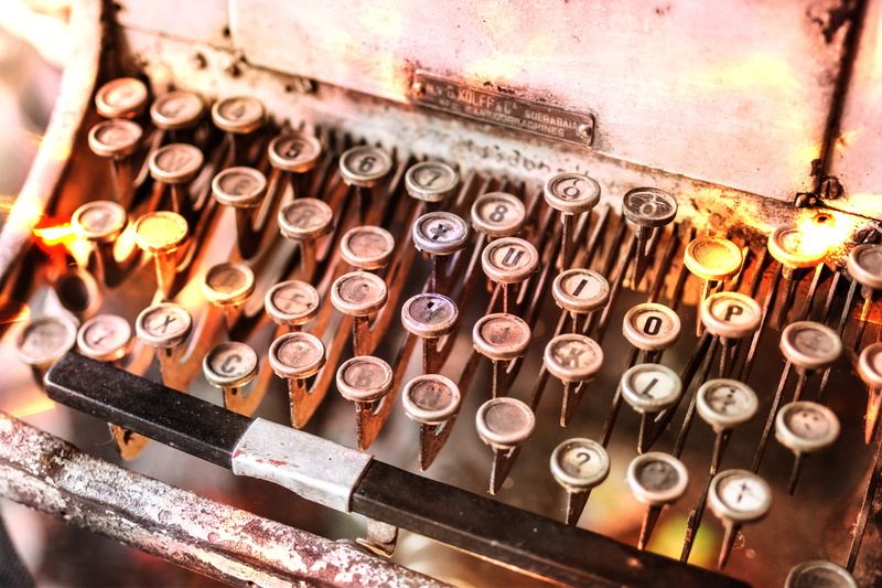 close, photo, old, retro styled, vintage typewriter, selective focus, technology, arts culture and entertainment, metal, machinery, in a row, antique, cash register