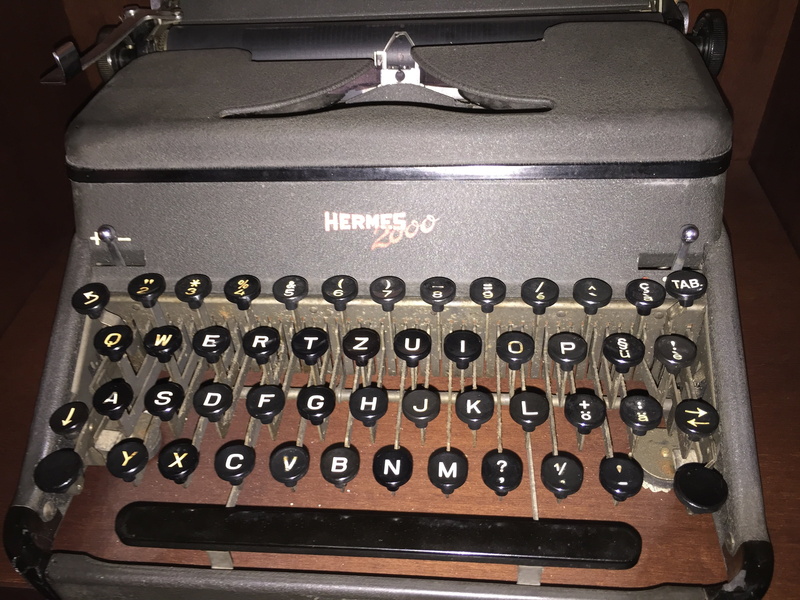 still life, communication, secretary, text, push button, typewriter, western script, former, machinery, antique, old-fashioned, letter, number, technology
