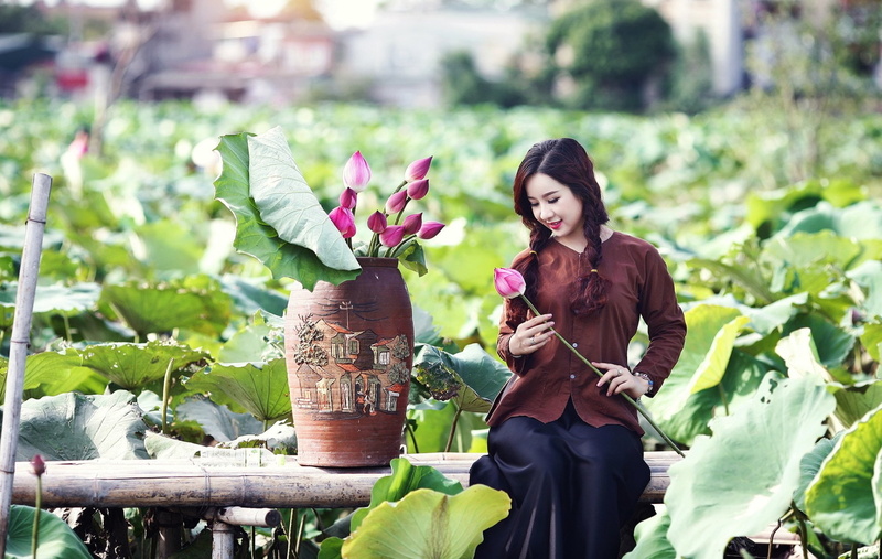 Outdoor, Woman, Mood, Asian, Lotus, Pink Flower, Leaf, Lipstick, Brunette, Women, Girl, 1080P, Braid