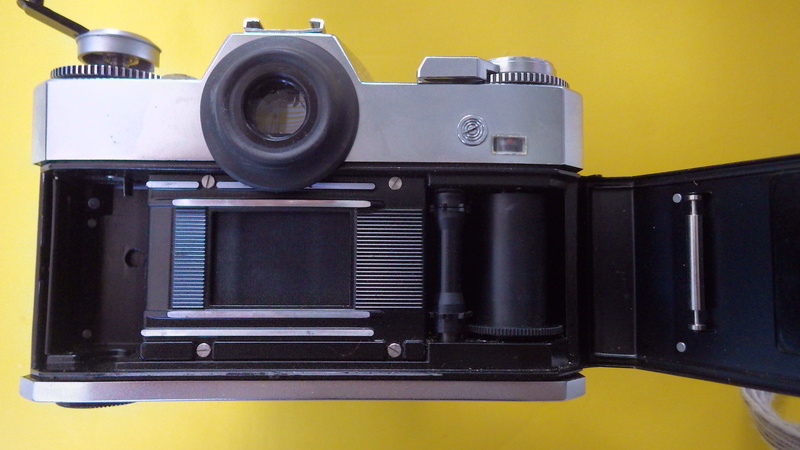 4K, close-up, single object, camera, film industry, no people, lens - eye, photography themes, lens - optical instrument, nostalgia, table, equipment