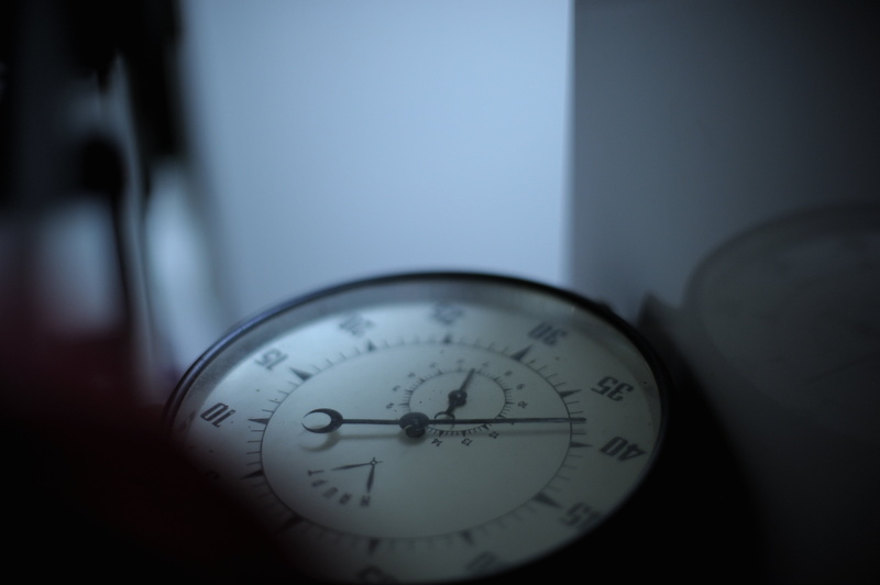 equipment, still life, time measurement, technology, pressure gauge, selective focus, watch, close-up, meteorology, geometric shape, gauge, single object