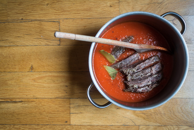 5K, wellbeing, sauce, healthy eating, indoors, czech, high angle view, red, close-up, cooking, eating utensil, freshness, table, meal, tomato, red meat