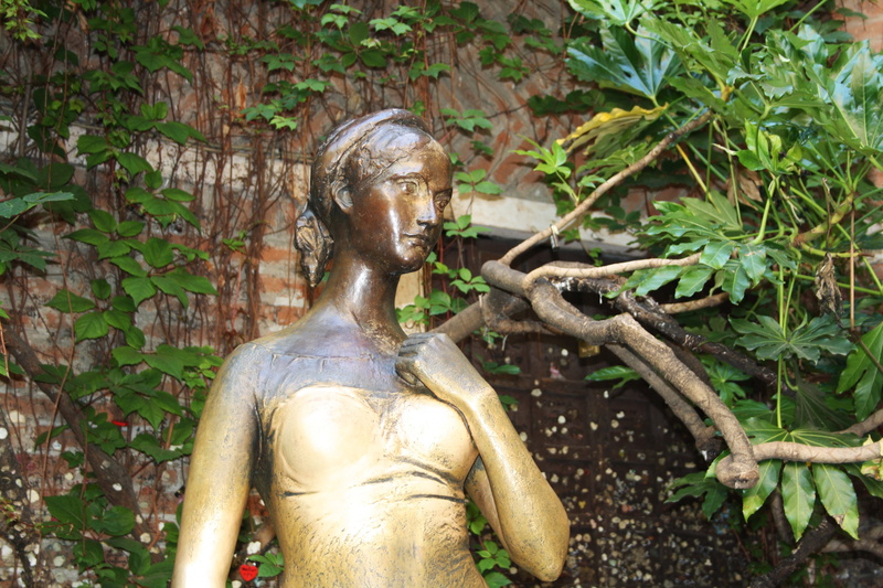 nature, spirituality, leaf, art, italy, statue, architecture, art and craft, tourism, luck, belief, verona, romeo, male likeness, works, day, history, plant