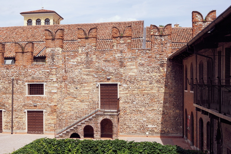 facade, travel destinations, nature, wall, building, Verona, sky, window, romeo and juliet, religion, outdoors, Italy, mediterranean, day, architecture